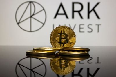 Bitcoin In a 'Bottoming' Process, Says Cathie Wood: Will Resume 'Very Volatile but Broad Uptrend'