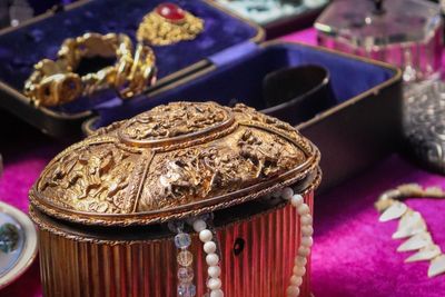 Brazen Bandits Strike Again: €4 Million Jewellery Stolen in French Museum After Louvre Raid