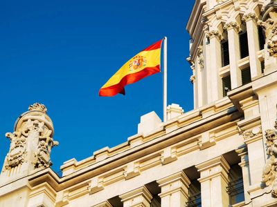 Spain expects to welcome 100 million tourists this year