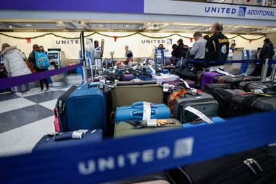 United Airlines extends test pilot program that changes how you check your luggage