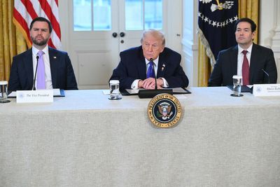 Insiders say Trump has decided on his 2028 presidential endorsement: Vance or Rubio