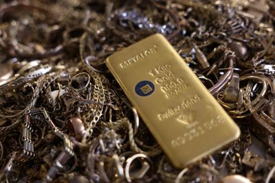Hong Kong launches gold clearing system, aims to be regional reserve hub