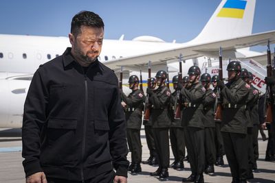 Ukraine-Russia war latest: Moscow launches third round of strikes in a week on Kyiv as Zelensky renews Nato bid