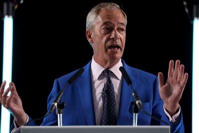 Labour calls for elections watchdog to investigate Farage finances