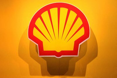 Shell boosted by oil price spike due to Iran war — but gas production takes a hit