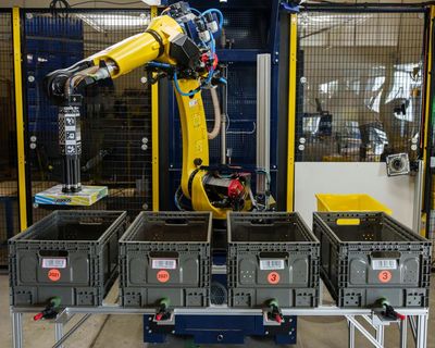 We Are Not Machines by Sarah O’Connor review – can dignity at work survive the tech revolution?