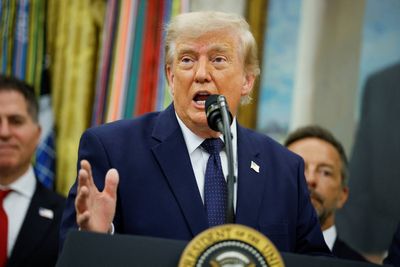 Trump takes fresh swipe at Taylor Swift