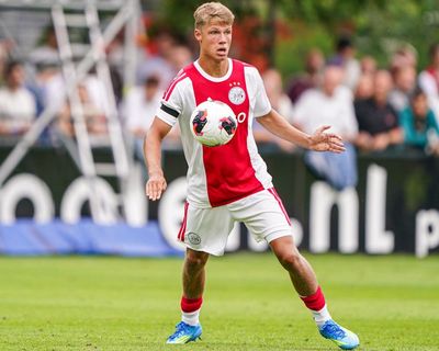 Newcastle close in on signing Ajax generational talent Sean Steur for £23m