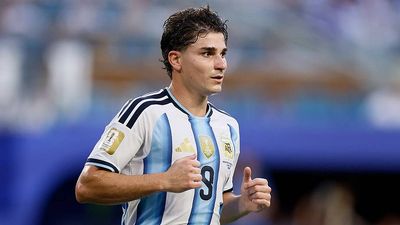 ‘Comfortable’—Barcelona Offered Unlikely New Julian Alvarez Alternative