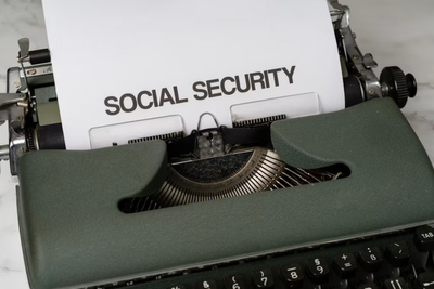 The Roth IRA Shield: How Smart Retirees Are Protecting Their 2027 Social Security Raises From the IRS