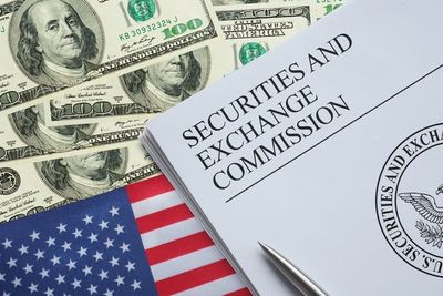 Investors Want Quarterly Earnings to Stay as SEC Weighs Reporting Shake-Up: Report