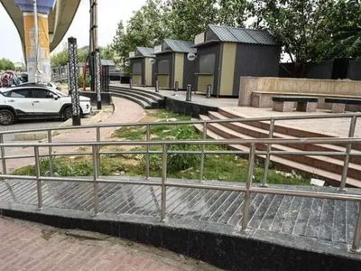 Noida opens bidding for 19 kiosks near GIP Mall: Empty shops to be allotted individually; monthly rent charges here