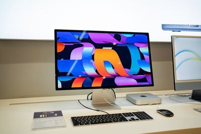 Forget the iPhone. Apple's AI Story May Belong to Macs