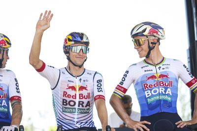 After links to rival teams, Jai Hindley commits 'long-term' future to Red Bull-Bora-Hansgrohe