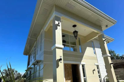Woman Passes Off Airbnb as Her Own Home and Invites Friends, Family and a Priest to Bless It