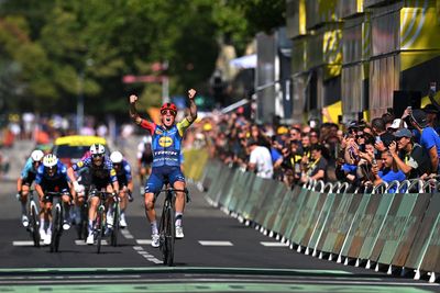 'A masterpiece in teamwork' – Mads Pedersen sprints to victory on stage 4 of Tour de France after giant break goes clear