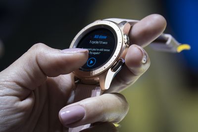 Smartwatches Track Health Around the Clock, but Doctors Say Constant Monitoring May Increase Anxiety Over Normal Body Changes