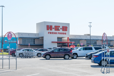 H-E-B Free Grocery Glitch Sparks Chaos After Shoppers Cash In on Thousands of Dollars in Food
