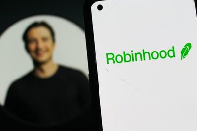 Robinhood CEO Vlad Tenev Says 'Only 62% of Americans' Exposed to Stocks: 'I'd Like to Get That to 100'