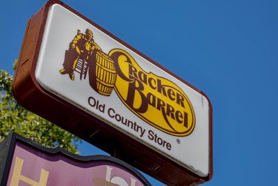 Items found behind a Georgia Cracker Barrel lead to charges in 1985 Ohio murder