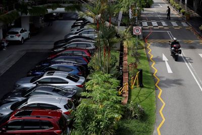 Singapore small-car permit cost approaches $100,000