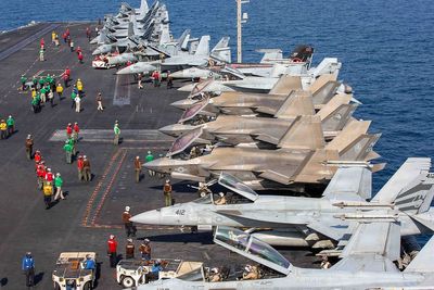Strait of Hormuz Crisis: Oil Surges 6% After Iranian Forces Attack Three Tankers, Prompting US Retaliation