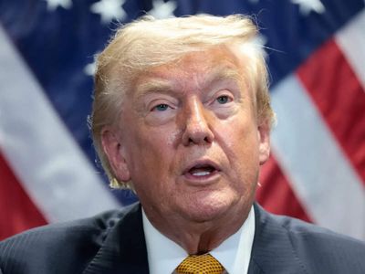 Trump says he will use old Air Force One to travel to UK with new plane going there too