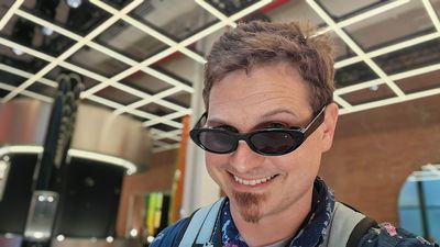 Meta's smart glasses will now disable the camera if you tamper with the privacy light