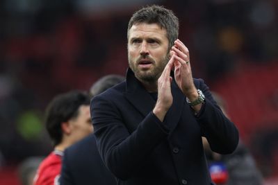 Manchester United back on for cash injection to fund transfers as 'four-year contract accepted'