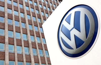 Unions to protest as Volkswagen thrashes out job cut plans