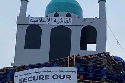 Replica of mosque placed on top of loyalist bonfire