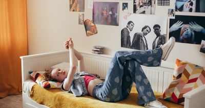 Only Real Millennials Will Complete All 17 Of These 2000s Pop Culture References