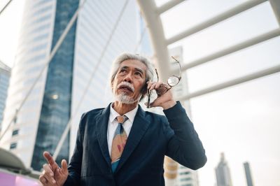 $5 billion CEO says he doesn't just call references—he also secretly hunts down managers you didn't list to ask about your personality