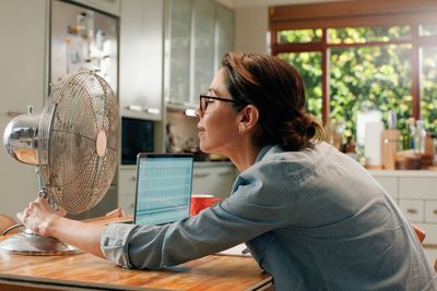 UK electricity grid issues rare warning as air conditioning use surges in heatwave