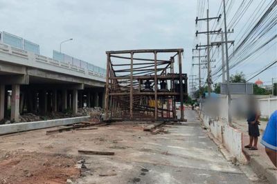 Worker killed in Rama II Road pile-driver collapse