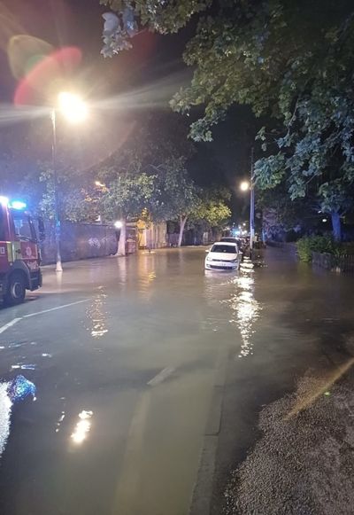 Bow flooding: Hundreds of homes left without water in heatwave as main bursts