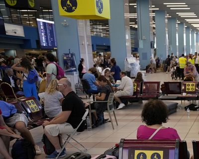 EU’s ‘unpleasant and dangerous’ border checks need overhaul, says Greek airports boss