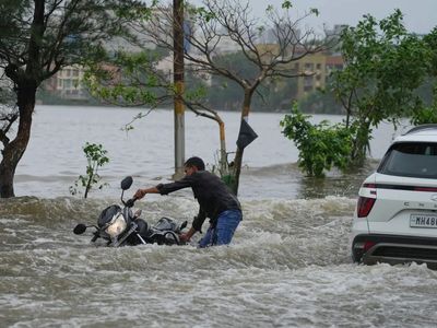 Monsoon fury batters several states, disrupts normal life across north, west India