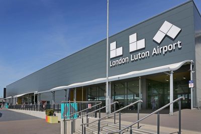 Passenger jet narrowly avoids disaster after clearing Luton runway at 13ft
