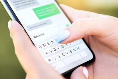 Warning over new heatwave-themed ‘hi mum’ text scam sent to British phones