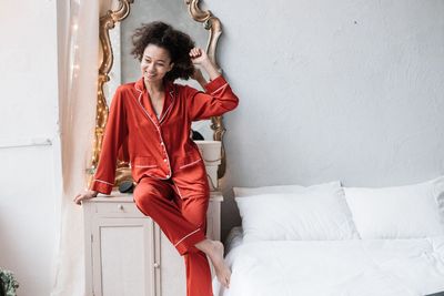 Bamboo Pajamas, Silk, or Cotton? The Best Pajama Fabrics for Comfortable Sleepwear
