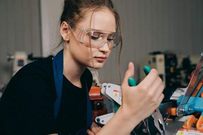 Why More Women Are Joining Local Tool Libraries Instead of Buying New Equipment