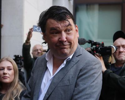 Graham Linehan gets £25,000 compensation and an apology from Met police after arrest