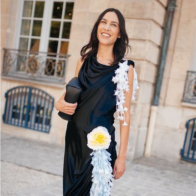 Carrie Bradshaw's Favourite Accessory Is Suddenly Everywhere—And It Just Appeared at Haute Couture Week