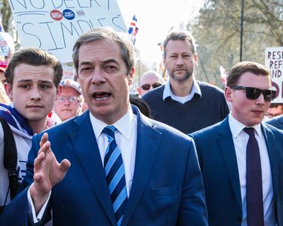 Police investigate £500,000 Reform donations from mother of fraudster who backed Farage