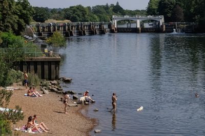 Health warning as London heatwave 'peaks' and temperature record tumbles