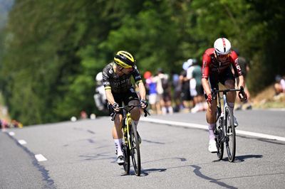 Huub Artz drops out of Tour de France breakaway after being pulled up on illegal position on the bike