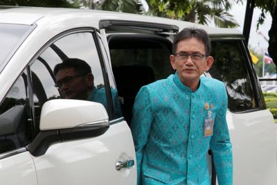 Ex-minister in hot water over road bid