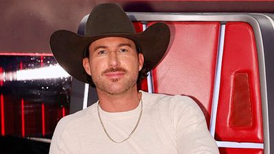 Riley Green’s Cowboy Hat Forced The Voice To Adjust His Red Chair. He Revealed Why It Was Necessary