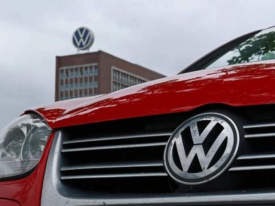 Volkswagen rescue plan 'short on specifics' after tense stakeholder talks